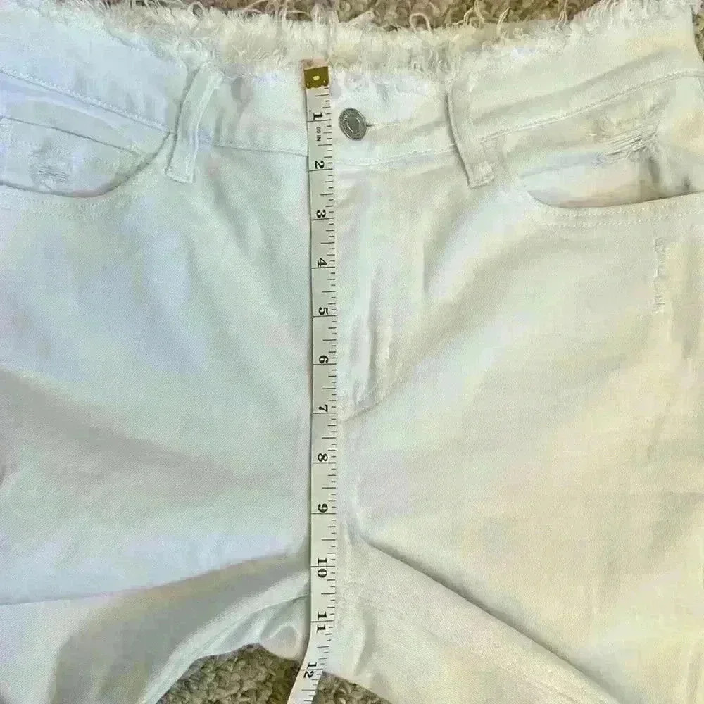 Altar’d State White Jeans Distressed at Waist, Knees and Ankles. Women’s Size 29 - Picture 3 of 15